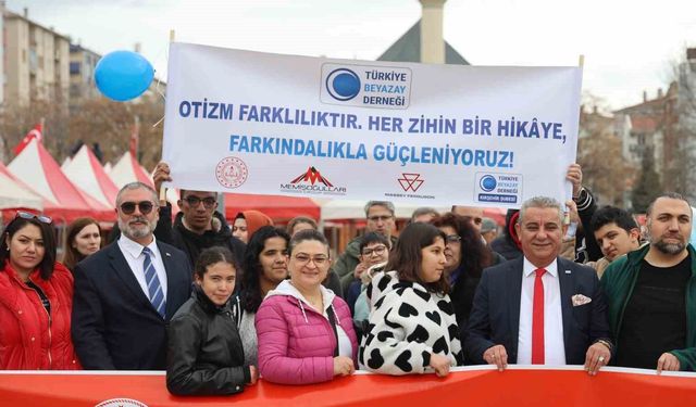 Otizm için Cacabey Meydanı'nda buluşma