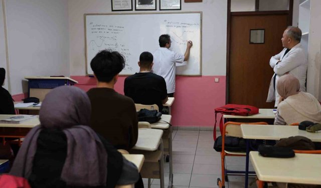 Özenti davranışta süreklilik kişilik bozukluğunun habercisi olabilir