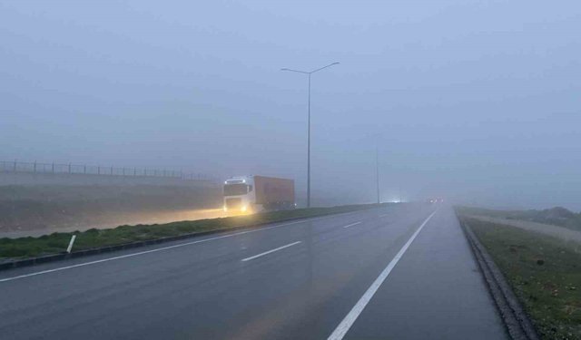 Pamuk geçidinde yoğun sis ve sağanak etkili oldu