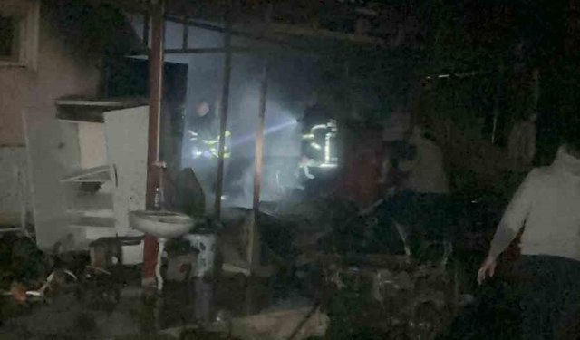 Patlayan kömür kazanı ve tüp villayı küle çeviriyordu