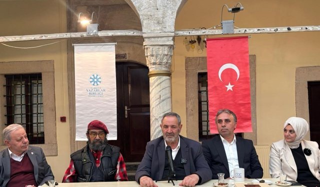 Prof. Dr. Şahin Uçar: 'Kufi yazının yalnızca bir el becerisi değil, güçlü bir kompozisyon sanatıdır'