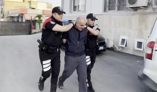 Sahipsiz köpeği sopayla döven şahıs gözaltına alındı