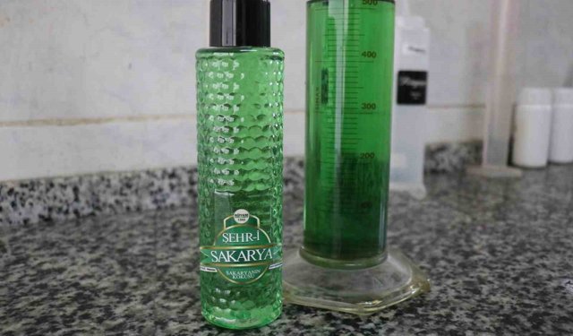 Sakarya'nın çiçekleri şişelendi, kokusu dünyayı sardı