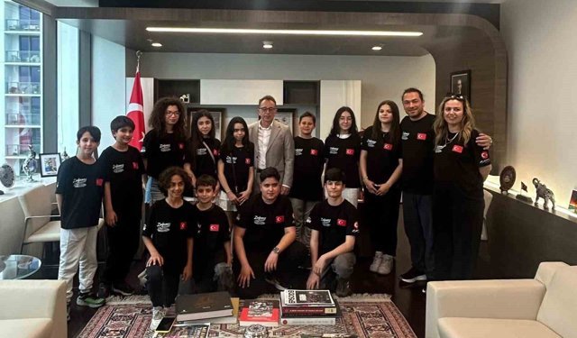 Salihli'den Miami Başkonsolosu'na Sardes Hediyesi