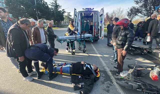 Samsun'da motosiklet ile elektrikli scooter çarpıştı: 2 yaralı