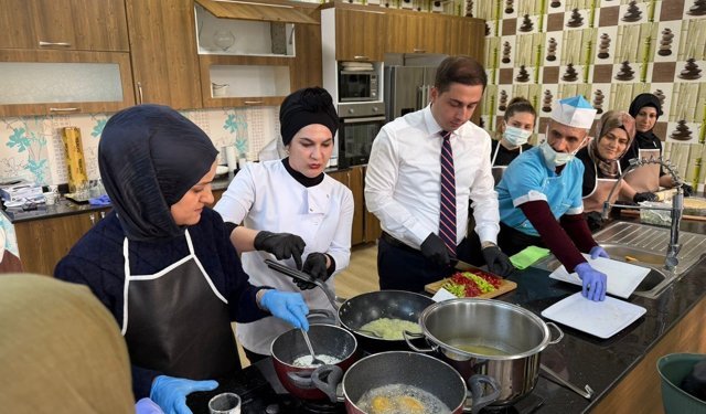 Sason'da gençlere meslek kapısı: Aşçı yardımcılığı kursuna yoğun ilgi