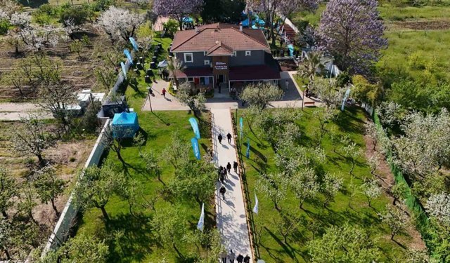 Saygınlar Kulübü Gölcük'te hizmete açıldı