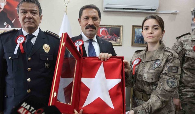 Şehidin kızı PÖH üniformasıyla babasının izinden gidiyor