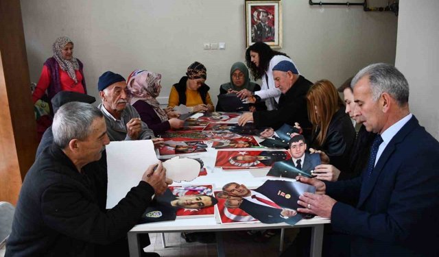 Şehit evlatlarını, eşlerinin hatıralarını 3 boyutlu rölyeflerde yaşatıyorlar