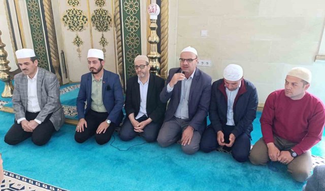 Selendi'de hacı adayları dualarla uğurlandı