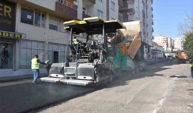 Siirt'te asfalt çalışmaları hız kesmeden devam ediyor