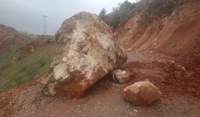 Siirt'te sel ve heyelanlar nedeniyle kapalı olan 70 köy yolu ulaşıma açıldı