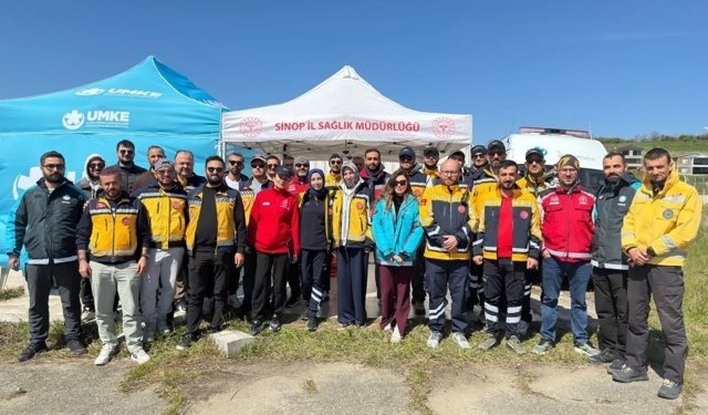 Sinop'ta ambulans sürücülerine havalimanında eğitim