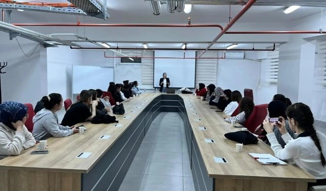 Sinop'ta üniversite öğrencilerine psikolojik ilk yardım eğitimi