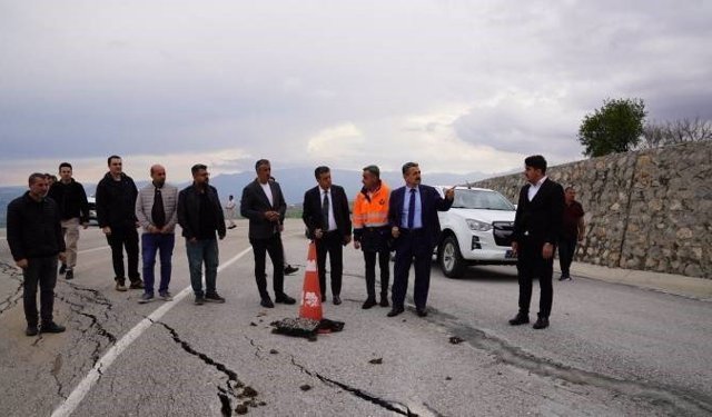 Şırnak'ta yağış sonrası bozulan yollar için acil müdahale