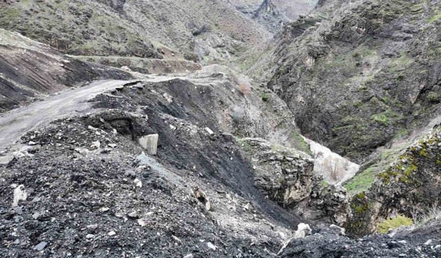 Şırnak'ta yağışla beraber heyelan oluştu