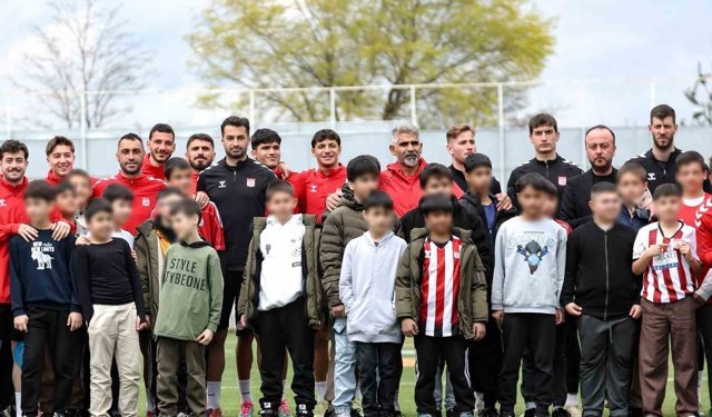 Sivasspor'dan çocuklara 23 Nisan etkinliği
