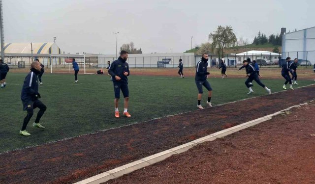 Söğütspor hazırlıklarını sürdürüyor