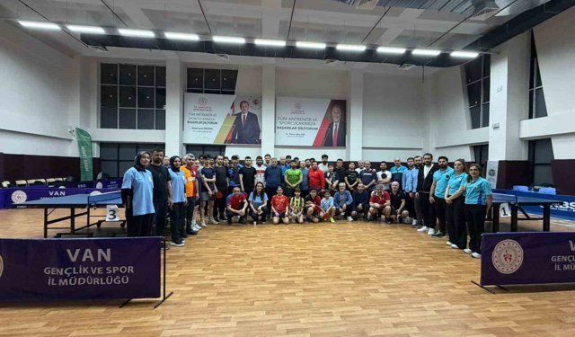 Spor Van Masa Tenisi Ligi devam ediyor