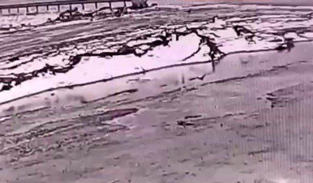 Tatvan'da otomobil takla attı: Sürücü yaralandı