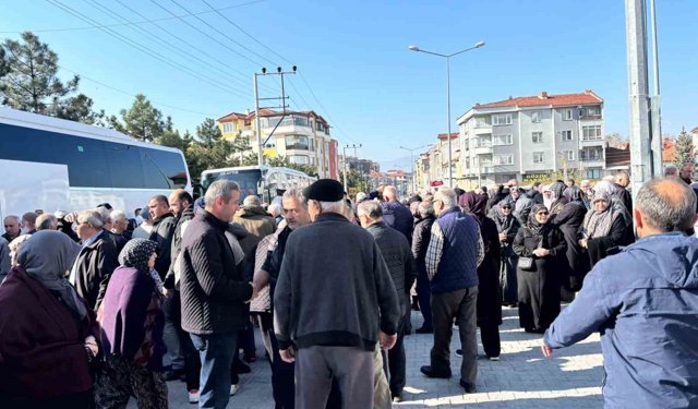 Tavşanlı'da Hacı adayları dualarla uğurlandı