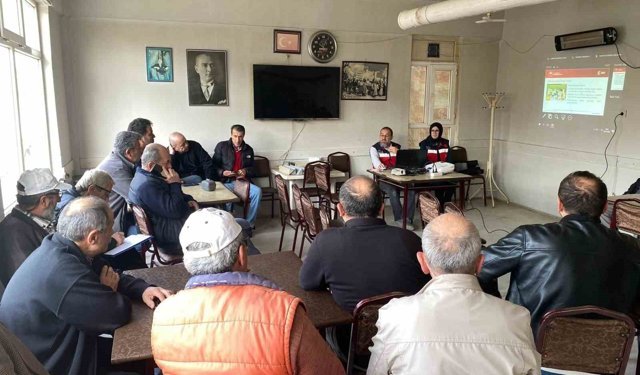 Tavşanlı'da üreticilere yönelik bilgilendirme eğitimi