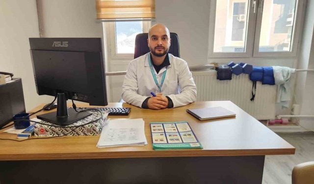 Teknoloji kullanımı artıyor, omurga rahatsızlıkları genç yaşlara iniyor