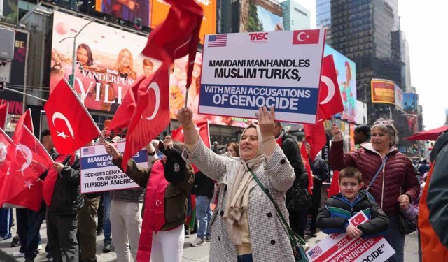 Times Meydanı'nda Ermeni yalanı protestosu