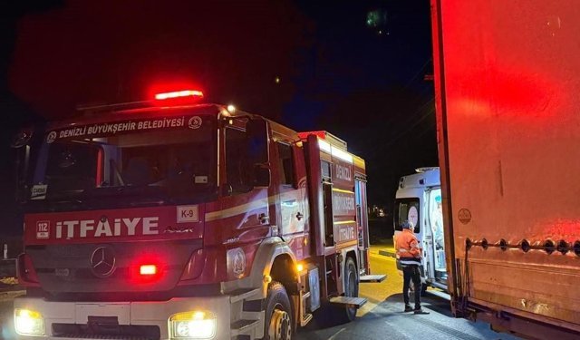 Tıra yandan çarpan otomobilde 1 kişi öldü, 1 kişi ağır yaralandı