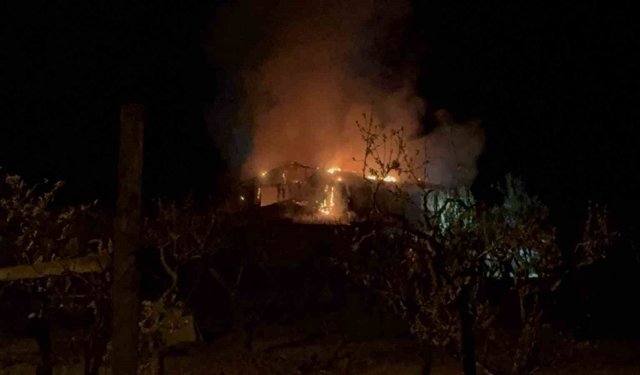 Tokat'ta çıkan yangında ev kullanılamaz hale geldi