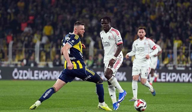 Trendyol Süper Lig: Fenerbahçe: 0 - Beşiktaş: 0 (İlk yarı)