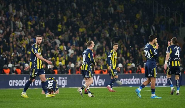 Trendyol Süper Lig: Fenerbahçe: 2 - Çaykur Rizespor: 2 (Maç sonucu)