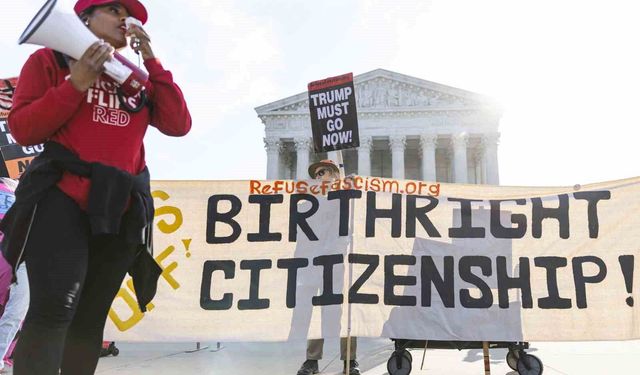 Trump, Yüksek Mahkeme duruşmasına katılan görevdeki ilk başkan oldu