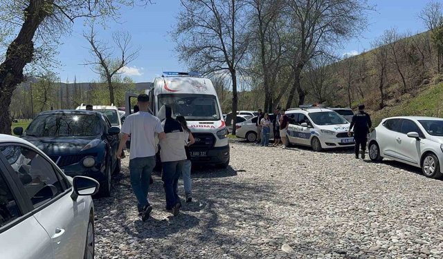 Tunceli'de boğulma tehlikesi geçiren çocuğu vatandaşlar kurtardı