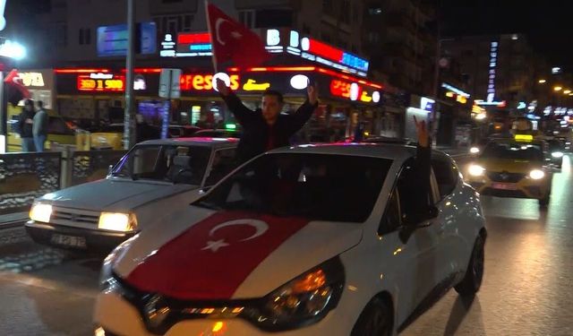 Türkiye'nin Dünya Kupası'na katılması Gaziantep'te coşkuyla kutlandı
