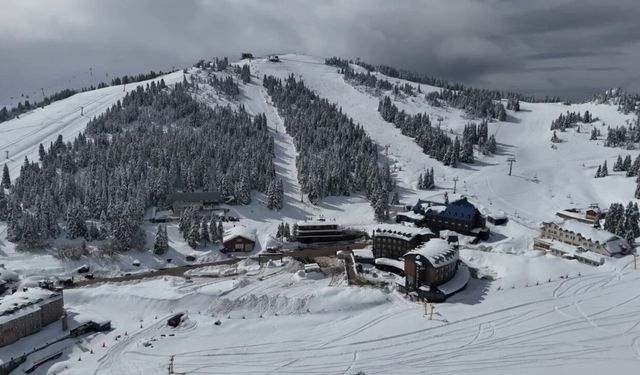 Uludağ'da sezon uzadı nisan ayıyla 2 metre kar var