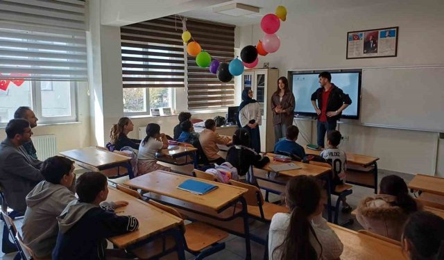 Üniversiteliler miniklere zorbalıkla baş etmeyi anlattı