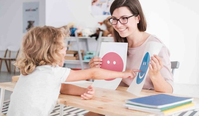 Uzmanından farkındalık uyarısı: 'Otizmli çocukları 'düzeltmek' değil 'anlamak' gerekir'