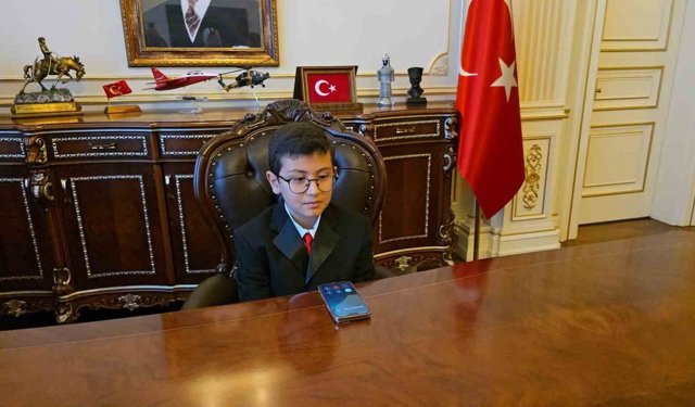 Vali koltuğuna oturdu, ilk talimatı okul güvenliği oldu