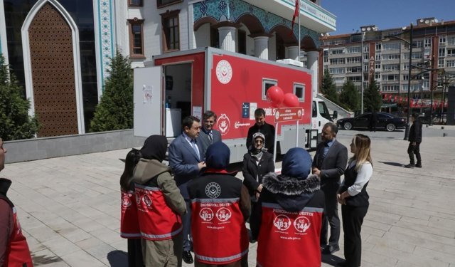 Vali Musa Işın'dan mobil sosyal hizmet aracına yakın takip
