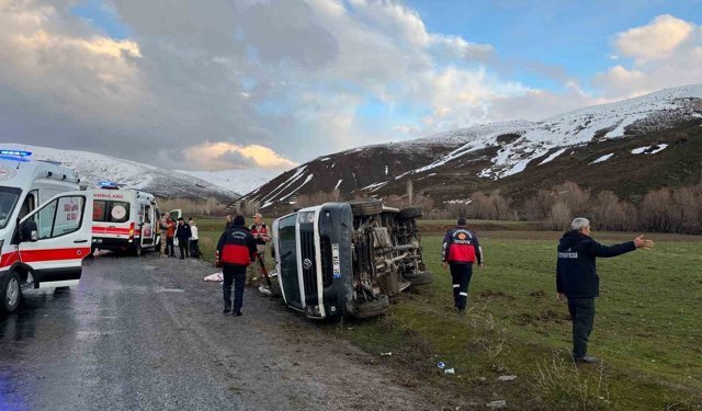 Van'da trafik kazası: 11 yaralı