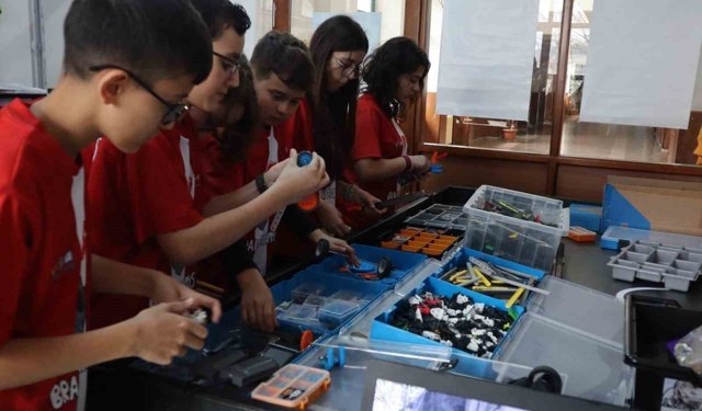 Yalovalı öğrenciler kısıtlı imkanlarla dünya devlerine meydan okuyor