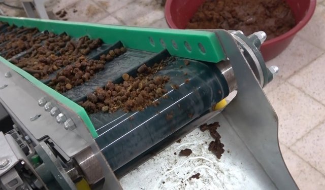 Yozgat'ta günlük bin 500 kilogram kapasiteli mama üretim tesisi faaliyete geçti