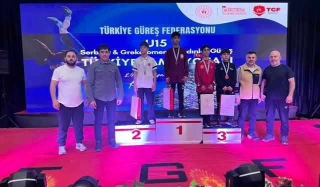 Yunusemreli güreşçi Kalay'dan bronz madalya