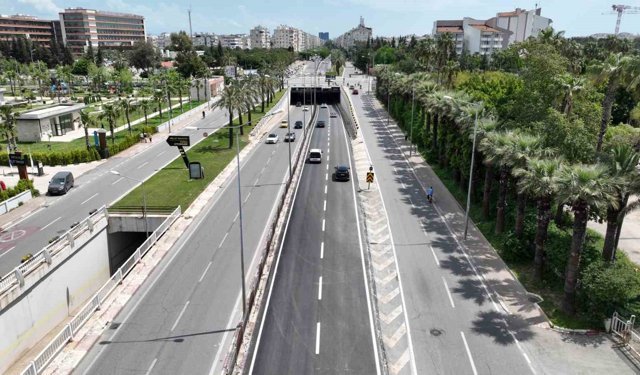 Yüzüncü Yıl Bulvarı'nda asfaltlama çalışması tamamlandı