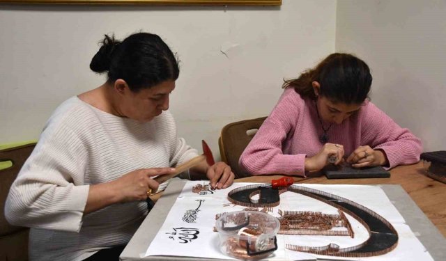 Zihinsel engelli Beyza filografi sanatıyla hayata tutunuyor