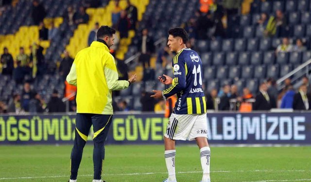 11 maç sonra forma giyen Alvarez, ıslıklandı