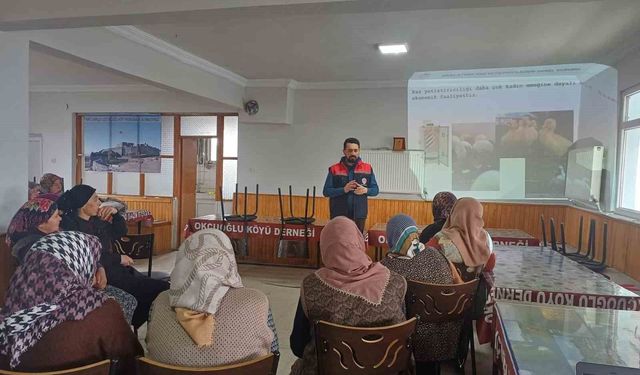 Arpaçay'da kadın üreticilere kaz yetiştiriciliği eğitimi