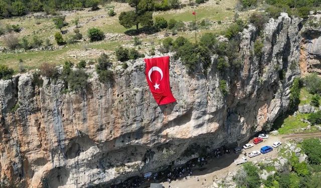 Aserin Kayası eşsiz manzarasıyla dikkat çekiyor