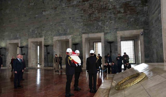 Bakan Bak'tan Anıtkabir'e ziyaret